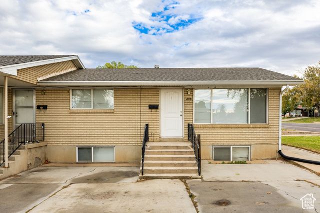 5643 S 2200 W, Roy, UT 84067