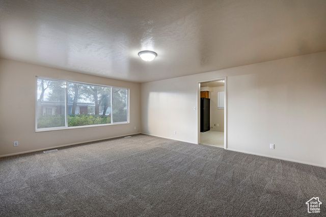 5643 S 2200 W, Roy, UT 84067