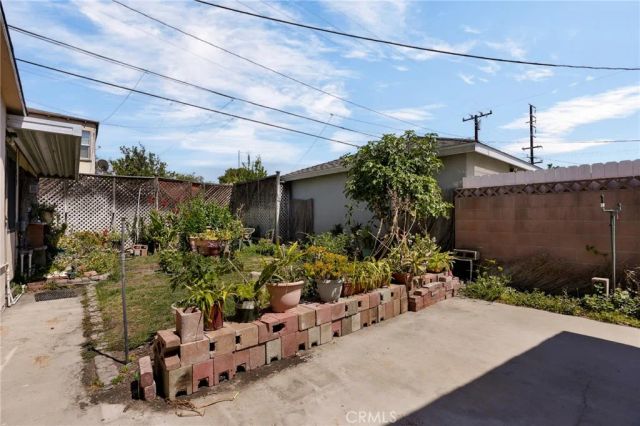 10120 Hunt Avenue, South Gate, CA 90280
