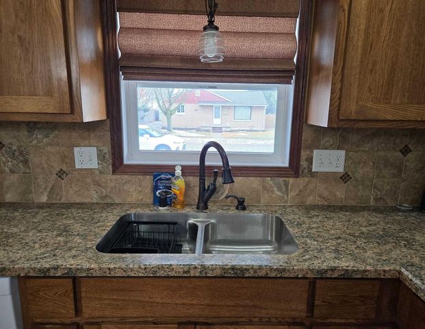 1230 S 31ST STREET, Manitowoc, WI 54220