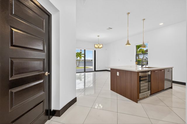 15800 NW 88th Avenue, Miami Lakes, FL 33018