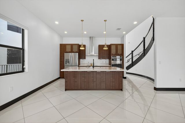 15800 NW 88th Avenue, Miami Lakes, FL 33018