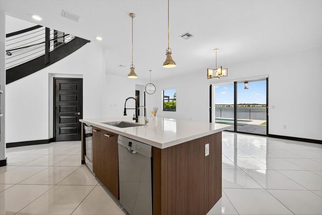 15800 NW 88th Avenue, Miami Lakes, FL 33018