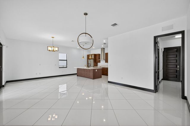 15800 NW 88th Avenue, Miami Lakes, FL 33018