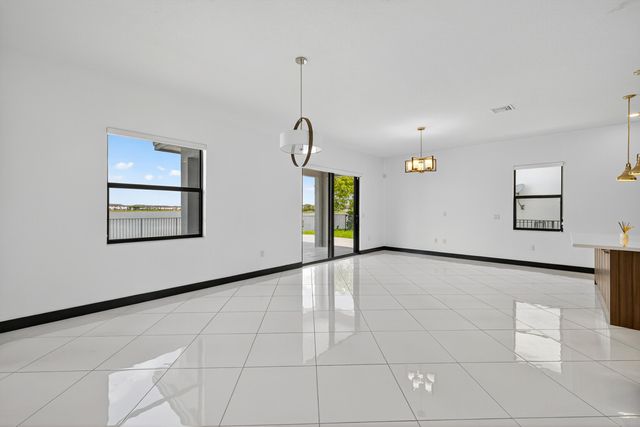 15800 NW 88th Avenue, Miami Lakes, FL 33018