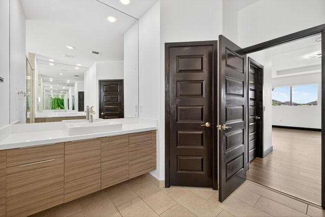 15800 NW 88th Avenue, Miami Lakes, FL 33018