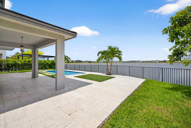 15800 NW 88th Avenue, Miami Lakes, FL 33018