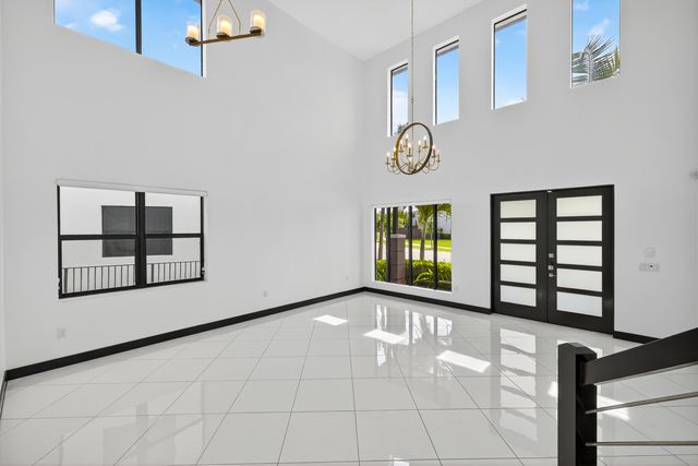 15800 NW 88th Avenue, Miami Lakes, FL 33018