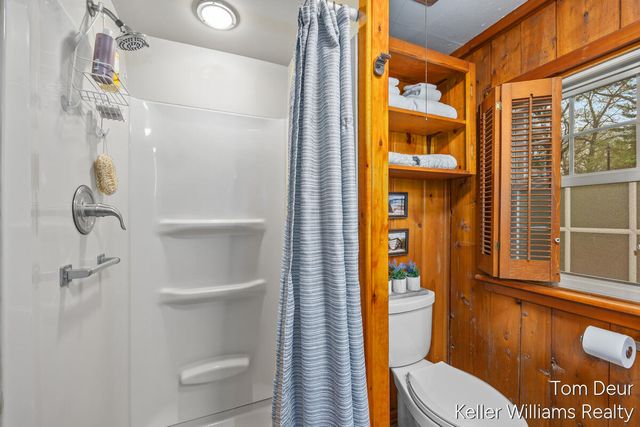 8175 S Island View Drive, Newaygo, MI 49337