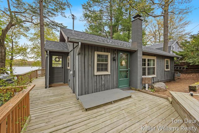 8175 S Island View Drive, Newaygo, MI 49337