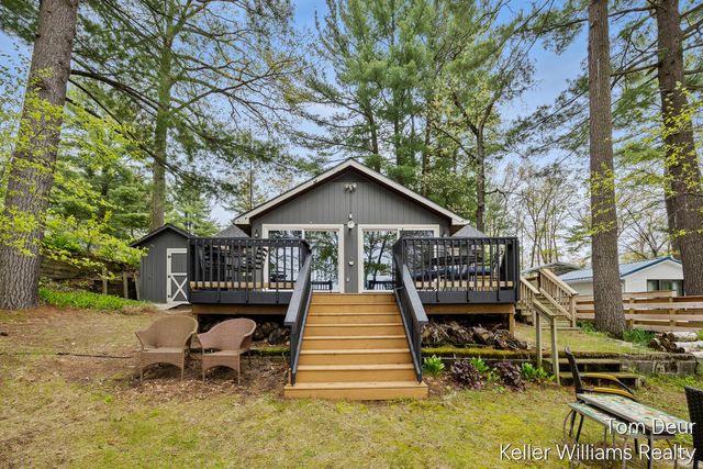 8175 S Island View Drive, Newaygo, MI 49337