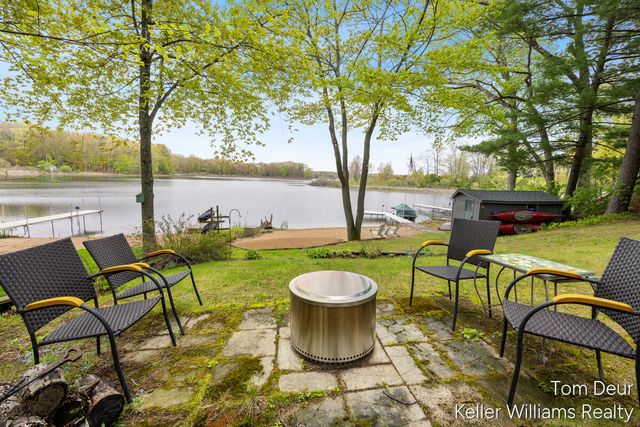 8175 S Island View Drive, Newaygo, MI 49337
