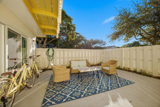 153 Seabreeze Circle, Jupiter, FL 33477