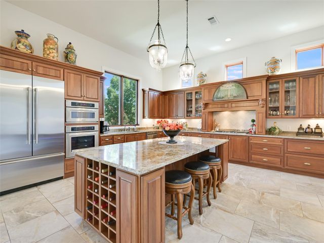 27206 Waterfall Hill PKWY, Spicewood, TX 78669