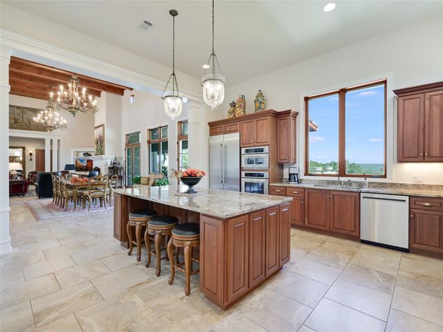 27206 Waterfall Hill PKWY, Spicewood, TX 78669