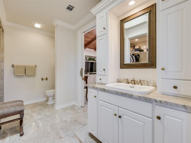 27206 Waterfall Hill PKWY, Spicewood, TX 78669