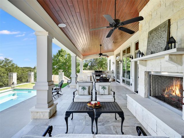 27206 Waterfall Hill PKWY, Spicewood, TX 78669