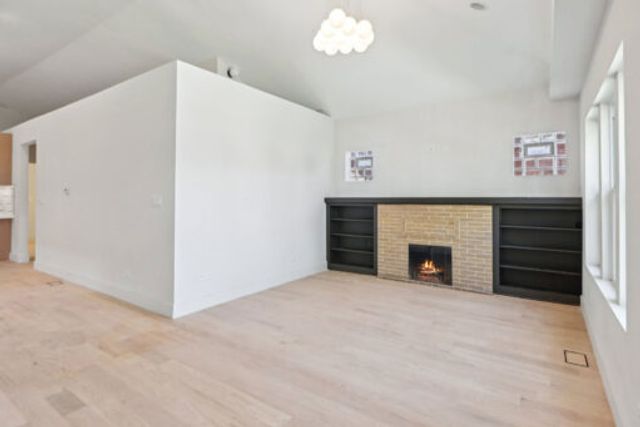 7930 S Kenwood Avenue, Chicago, IL 60619