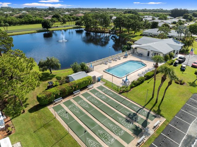 113 Lakes End Drive D, Fort Pierce, FL 34982