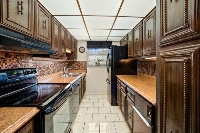 113 Lakes End Drive D, Fort Pierce, FL 34982