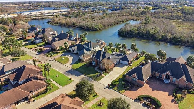 405 Pintail Lane, Orange, TX 77630