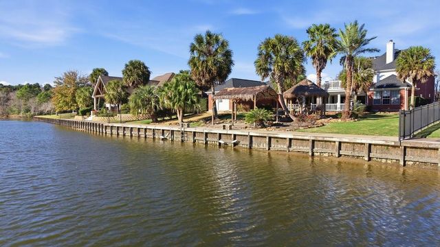 405 Pintail Lane, Orange, TX 77630