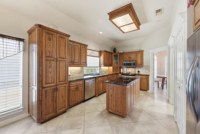 405 Pintail Lane, Orange, TX 77630