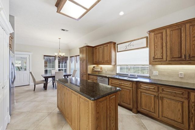 405 Pintail Lane, Orange, TX 77630