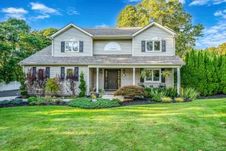 337 Peconic Avenue, Medford, NY 11763