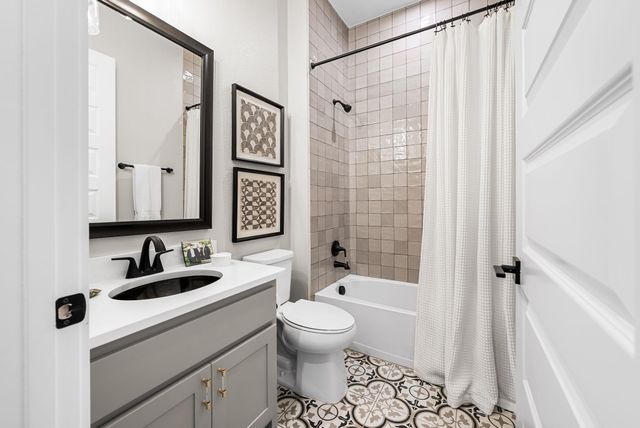 508 Castillo BND, Liberty Hill, TX 78642