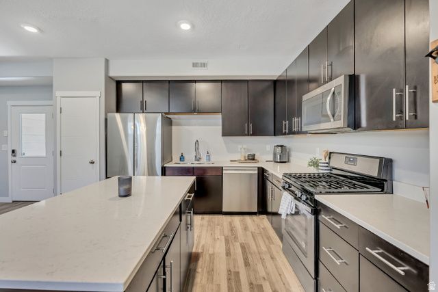 4969 W DAYBREAK PKWY, South Jordan, UT 84009