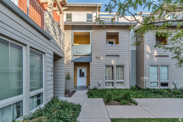4969 W DAYBREAK PKWY, South Jordan, UT 84009