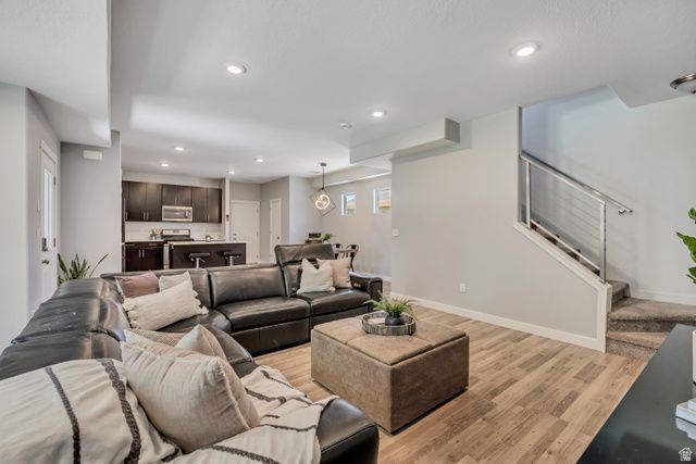 4969 W DAYBREAK PKWY, South Jordan, UT 84009