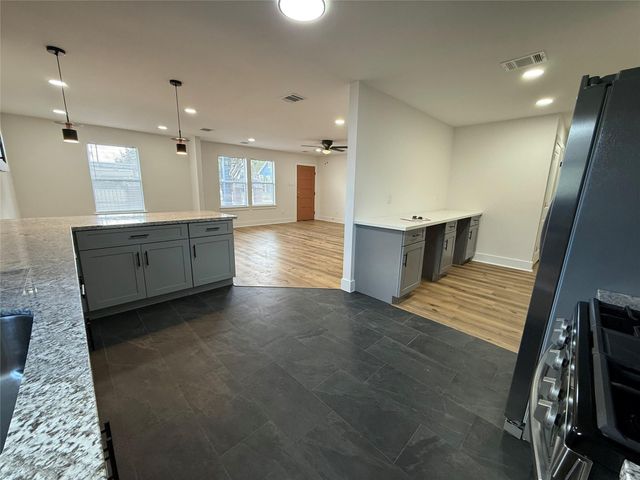 611 N Eastwood Street, Houston, TX 77011