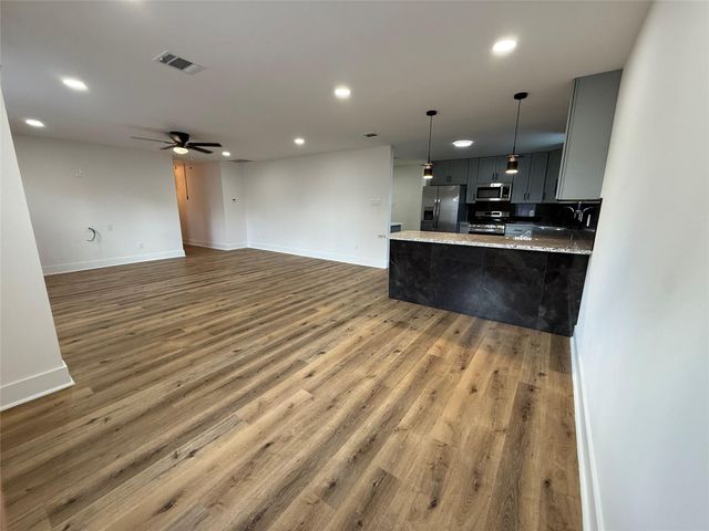 611 N Eastwood Street, Houston, TX 77011