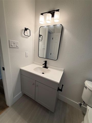 611 N Eastwood Street, Houston, TX 77011