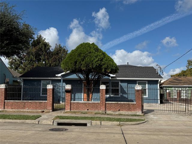 611 N Eastwood Street, Houston, TX 77011