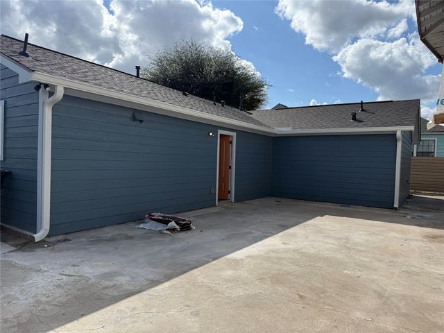 611 N Eastwood Street, Houston, TX 77011