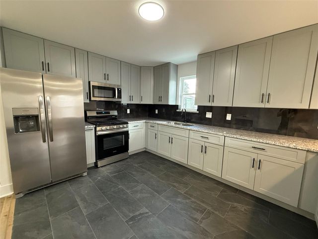 611 N Eastwood Street, Houston, TX 77011