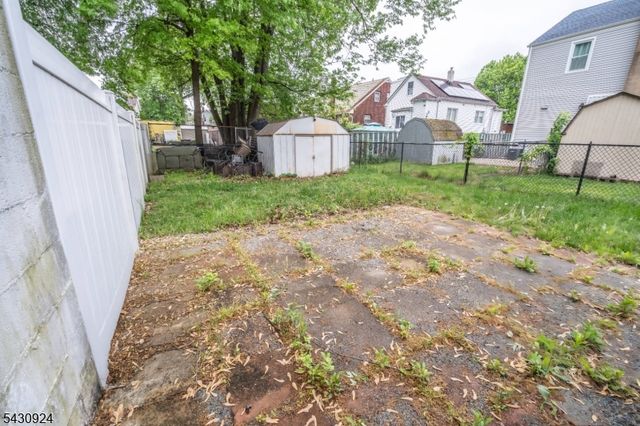 909 Lincoln St, Linden City, NJ 07036