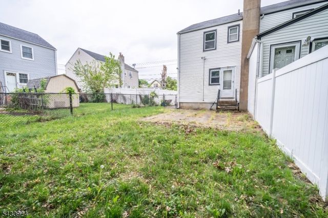 909 Lincoln St, Linden City, NJ 07036