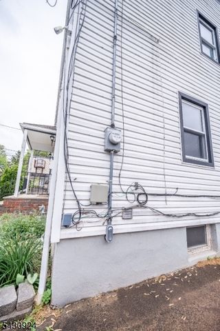 909 Lincoln St, Linden City, NJ 07036