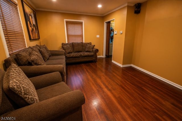 909 Lincoln St, Linden City, NJ 07036