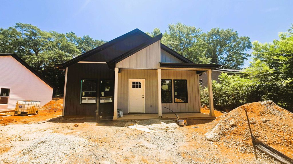 8 Bobo Street, Inman, SC 29349