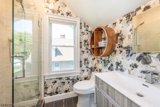 85 Evergreen Ave, Bloomfield Twp., NJ 07003
