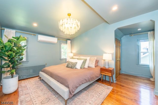 85 Evergreen Ave, Bloomfield Twp., NJ 07003