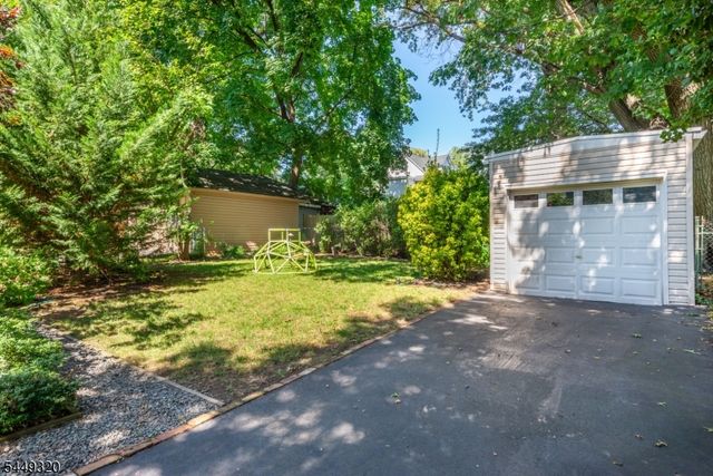 85 Evergreen Ave, Bloomfield Twp., NJ 07003