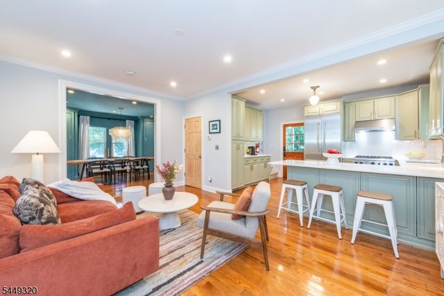 85 Evergreen Ave, Bloomfield Twp., NJ 07003
