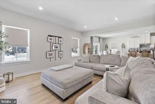 175 MERSEYSIDE DR, Swedesboro, NJ 08085