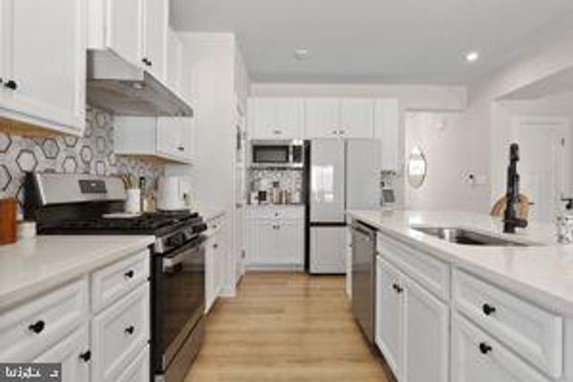 175 MERSEYSIDE DR, Swedesboro, NJ 08085